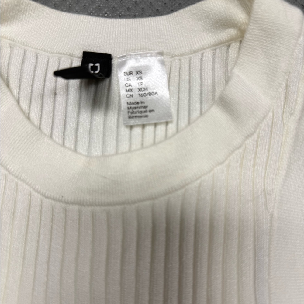 H&M Sleeveless White Ribbed Top - Picture 2 of 3